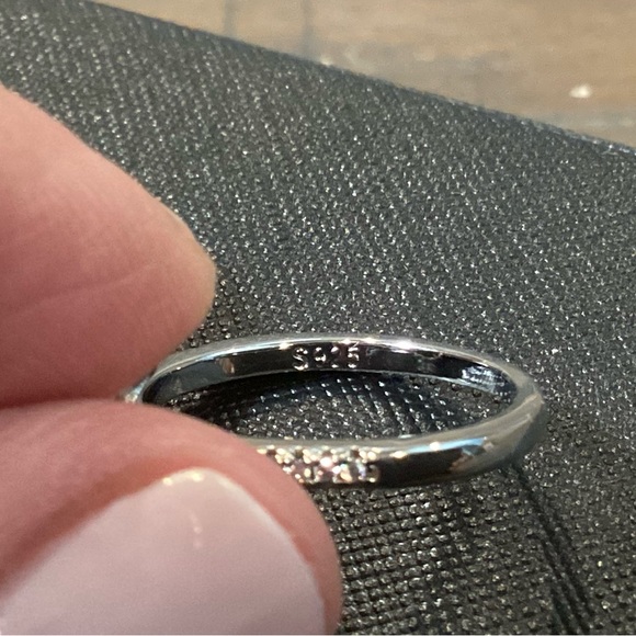 Beautiful Bow Sterling 925 Ring - Picture 2 of 7